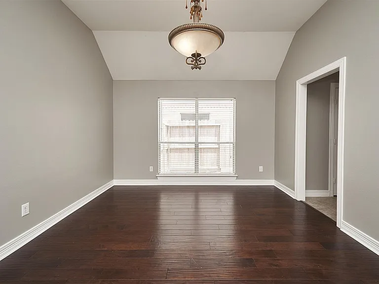 314 Shore Breeze Ln — Photo 13