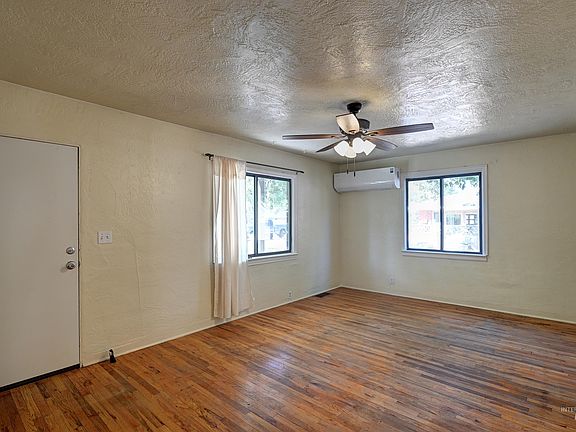 3rd image of 8002 W Holt St