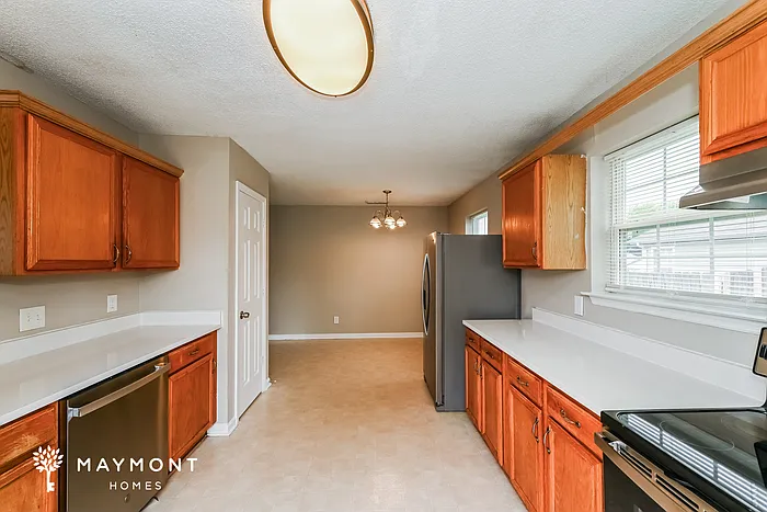 515 Cedar Park Cir — Photo 8