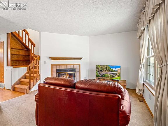 4th image of 7933 Lexington Park Dr
