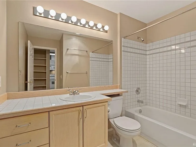 5000 NW Village Park Dr #B114 — Photo 11