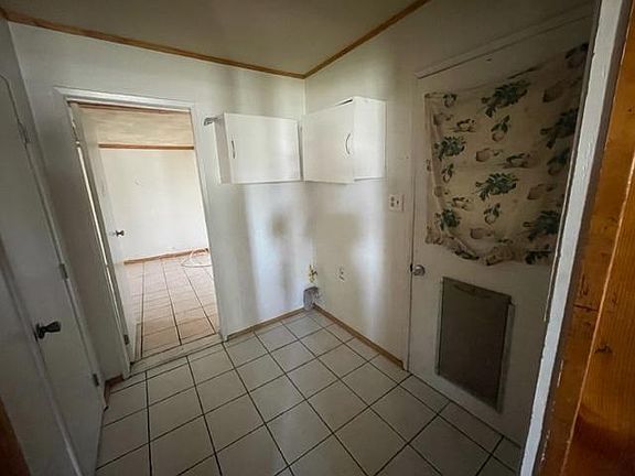 3rd image of 10400 Victor Ave #1