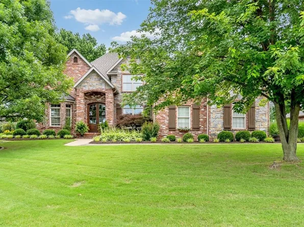 4768 N Copper Creek Dr, Fayetteville, AR 72764