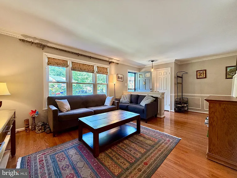 7911 Yancey Dr — Photo 3