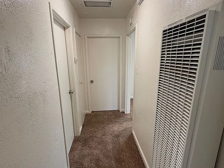 315 W Kaweah Ave — Photo 10