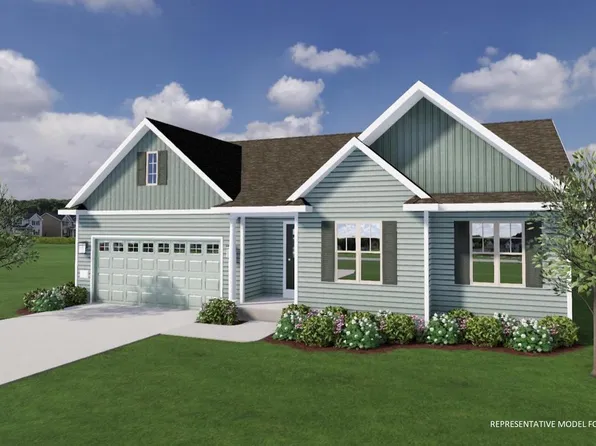 1355 Arrowood CIRCLE WEST West, Oconomowoc, WI 53066