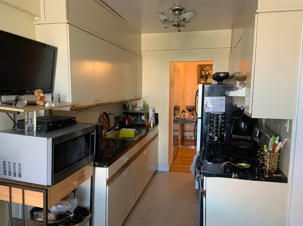 3101 Ocean Parkway image 13 of 16