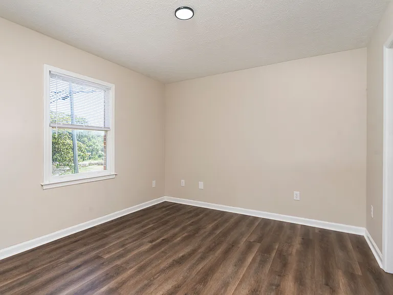 450 Cedar Ave #6 — Photo 2