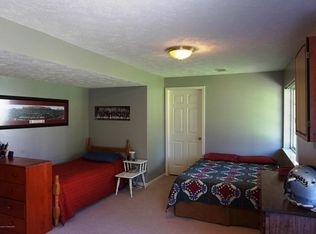 305 Split Rail Rdg, Williamston, MI 48895