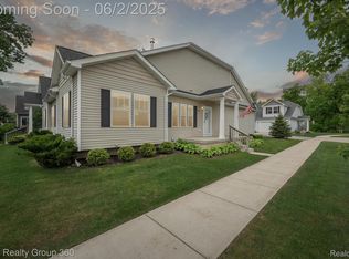 1720 Carlisle St, Howell, MI 48855