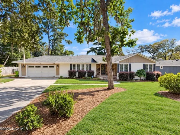 602 W Wilson Creek Drive, Trent Woods, NC 28562