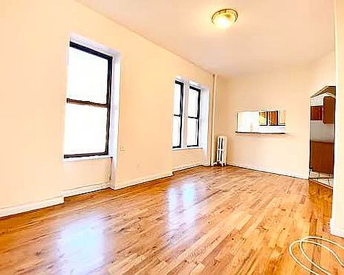 2nd image of 200 W 98th St APT 4w