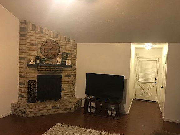 3rd image of 2825 Forest Point Dr