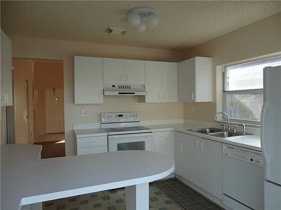 5th image of 1207 NW 126th Ter