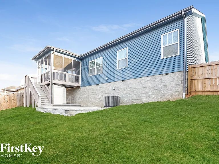 1136 Eagles Nest Ln — Photo 15