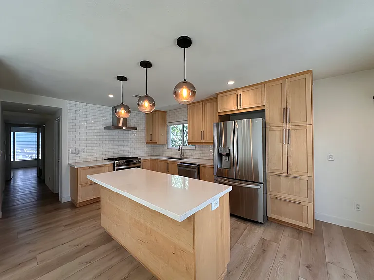421 Larry Ln — Photo 5
