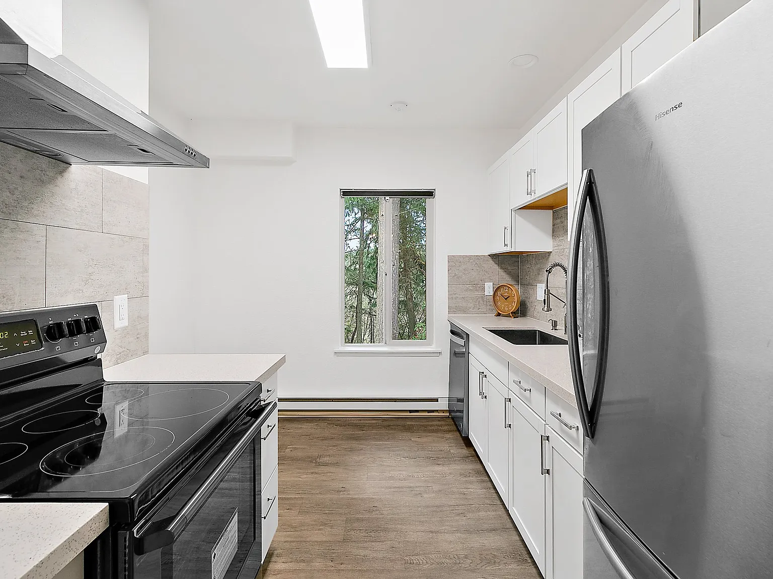 8611 Zircon Dr — Photo 3