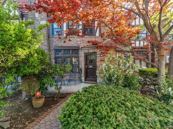 67-52 Ingram Street, Forest Hills, NY 11375