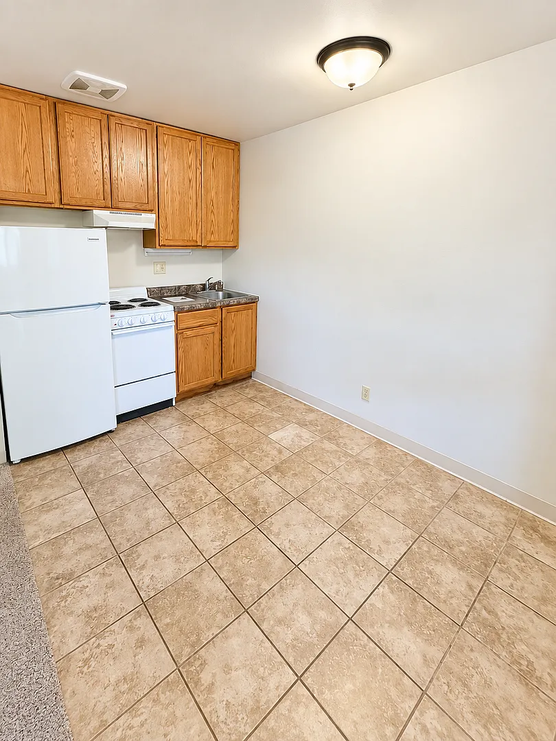 2744 Birch St — Photo 2