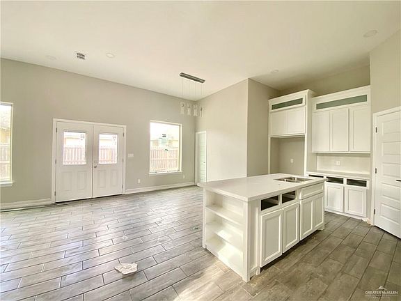 3rd image of 1711 Serenity Dr
