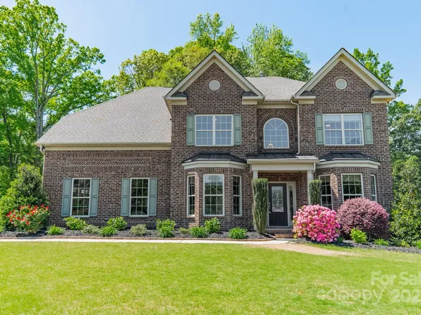 12525 Hashanli Pl, Matthews, NC 28105