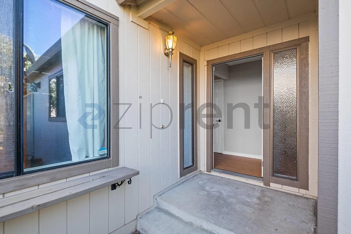 3 bed, 2.5 bath, 1596 sqft, $3,465 — Photo 4