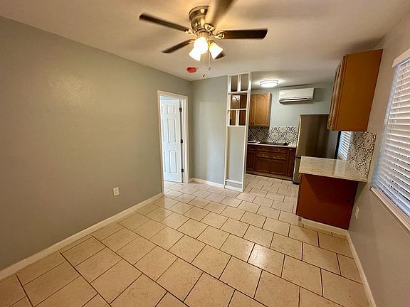 Living/dining area