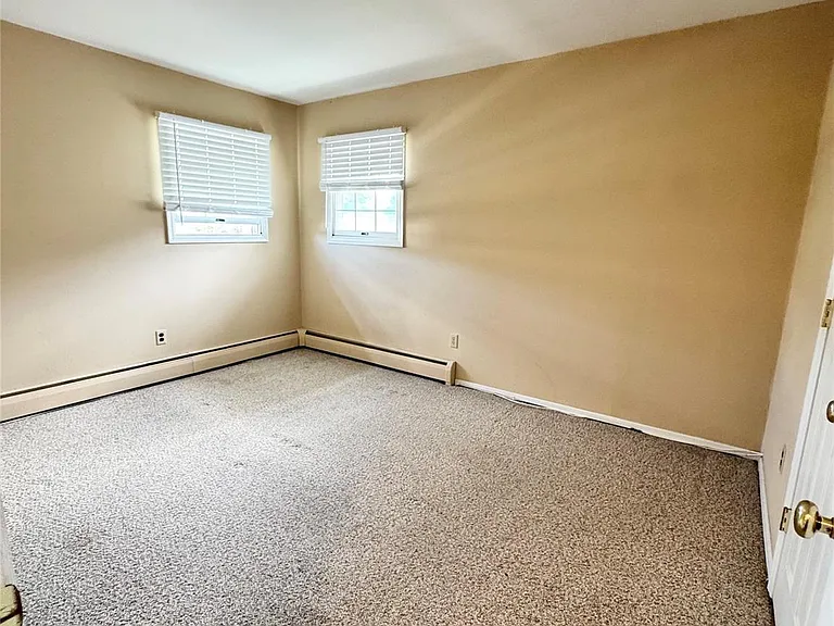 255 Brookside Ct — Photo 7