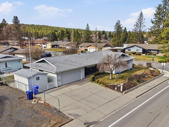 4th image of 2912 S University Rd