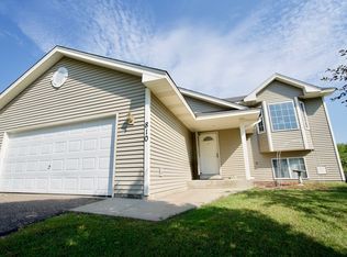 810 3rd Ave SW, Isanti, MN 55040