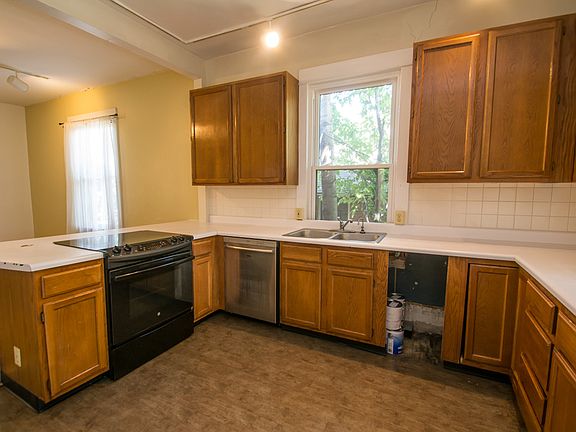 4th image of 972 14th St #972HOU