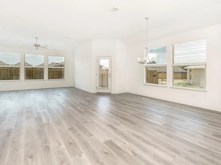 220 Tanda Ln — Photo 5