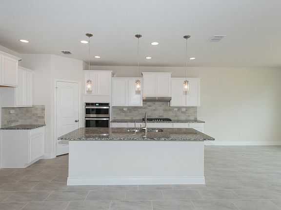 Spacious Eat-In Kitchen