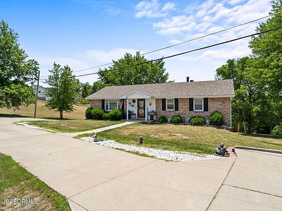 2nd image of 5131 Henwick Ln