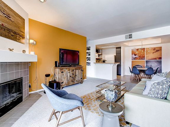 5th image of 510 Camino De La Reina Unit 202