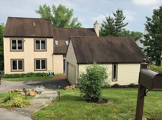 215 Drakes Drum Dr, Bryn Mawr, PA 19010