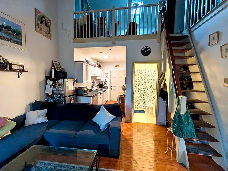 392 Essex St — Photo 8
