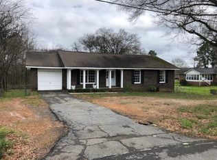 104 Greenbriar Dr, Cedartown, GA 30125