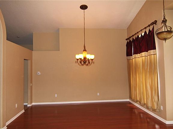 5th image of 2135 Saint Andrews Cir