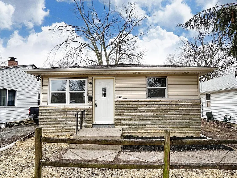 1517 Elmore Ave — Photo 1