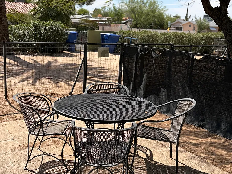 2020 N Vine Ave #2020 — Photo 5