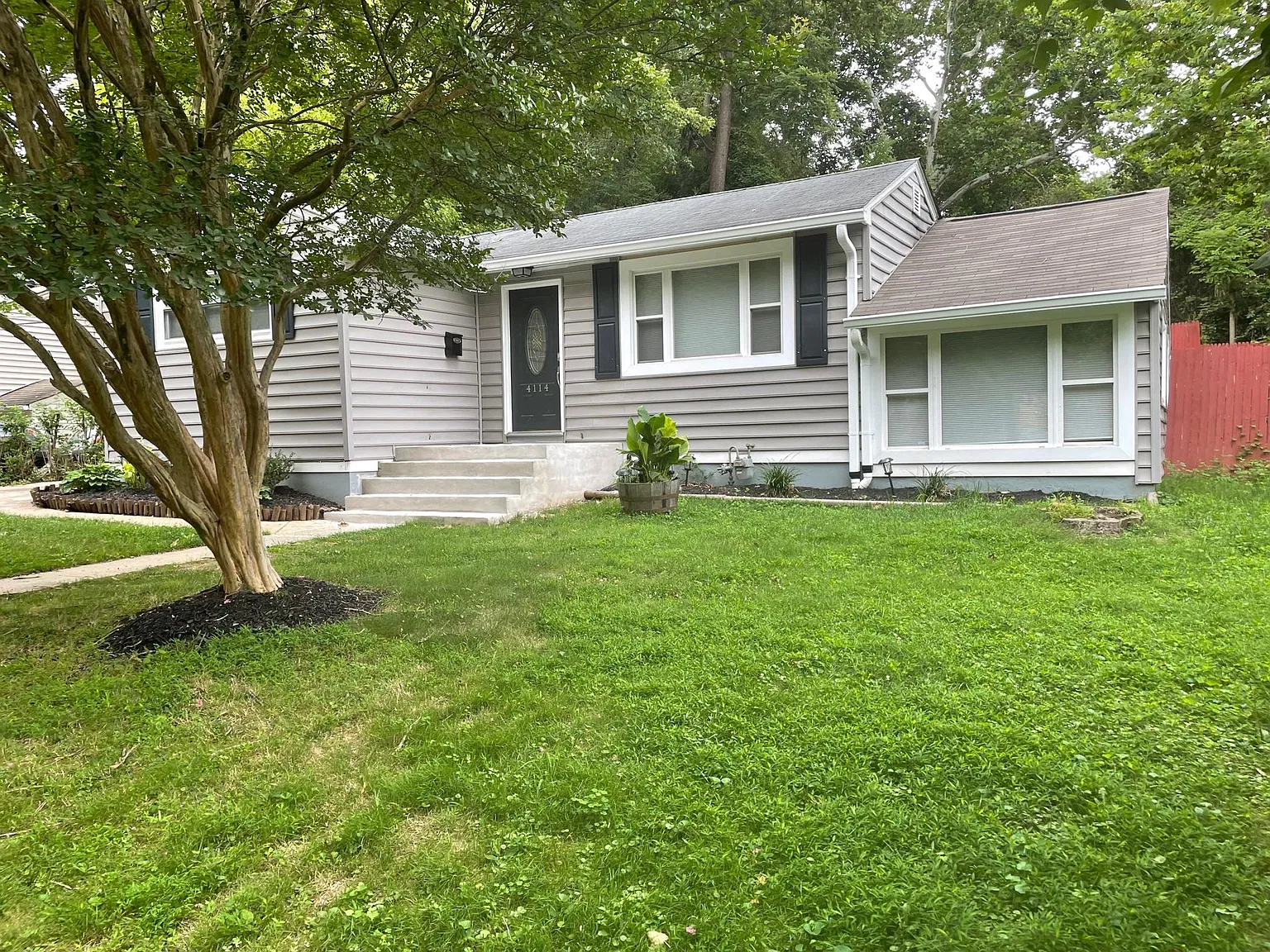 4114 Denfeld Ave — Photo 2