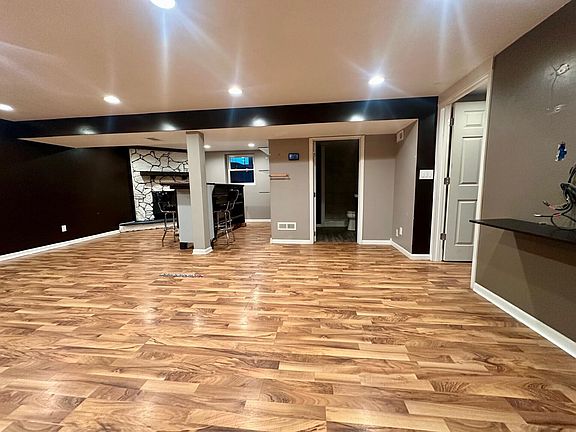 3rd image of 3907 Brookside Dr