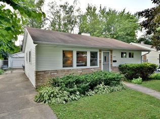 5704 Plymouth St, Downers Grove, IL 60516