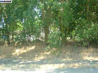 9936 Rio Vista Dr, Sacramento, CA 95837