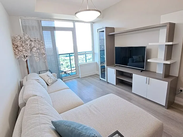 7165 Yonge St #2301 — Photo 3