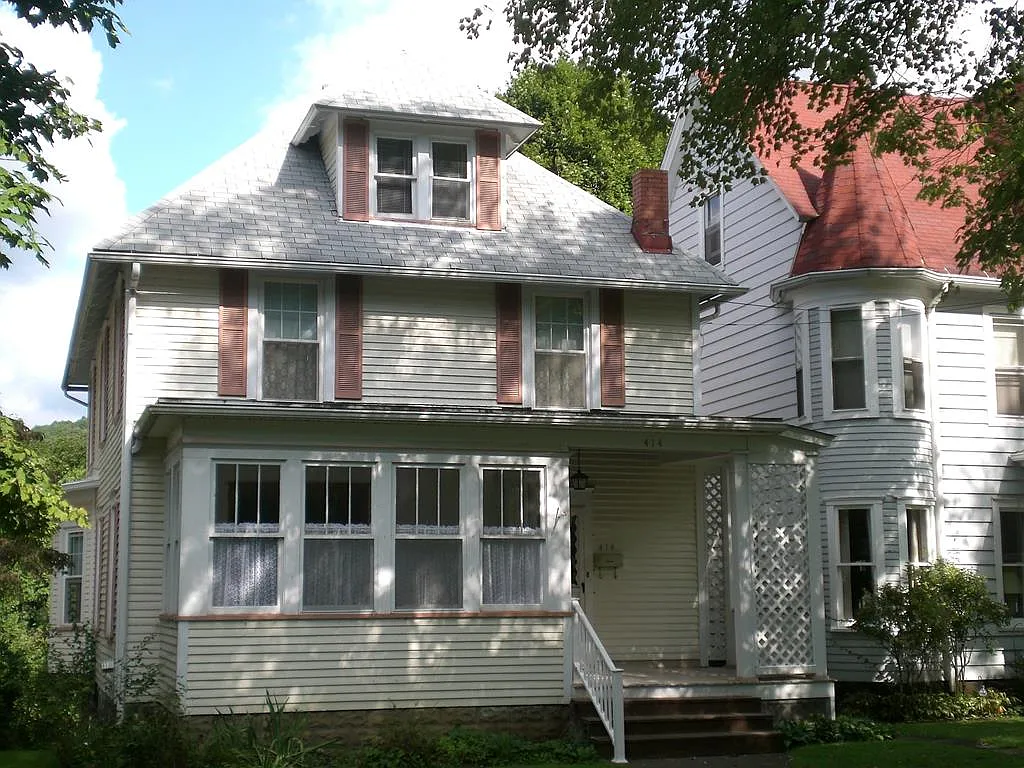414 W 3rd St photo 1
