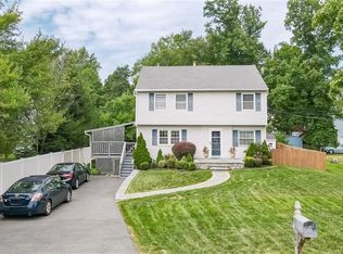 38 Meadow Sweet Rd, Cortlandt Manor, NY 10567