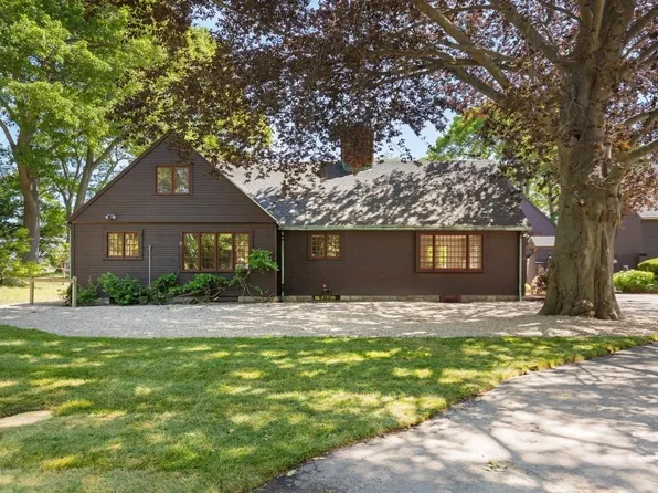 69 Dolliver Neck Rd, Gloucester, MA 01930