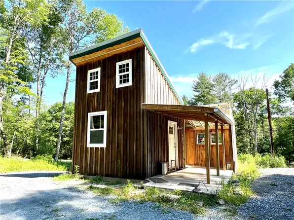 321 Hornbrook Rd, Ithaca, NY 14850